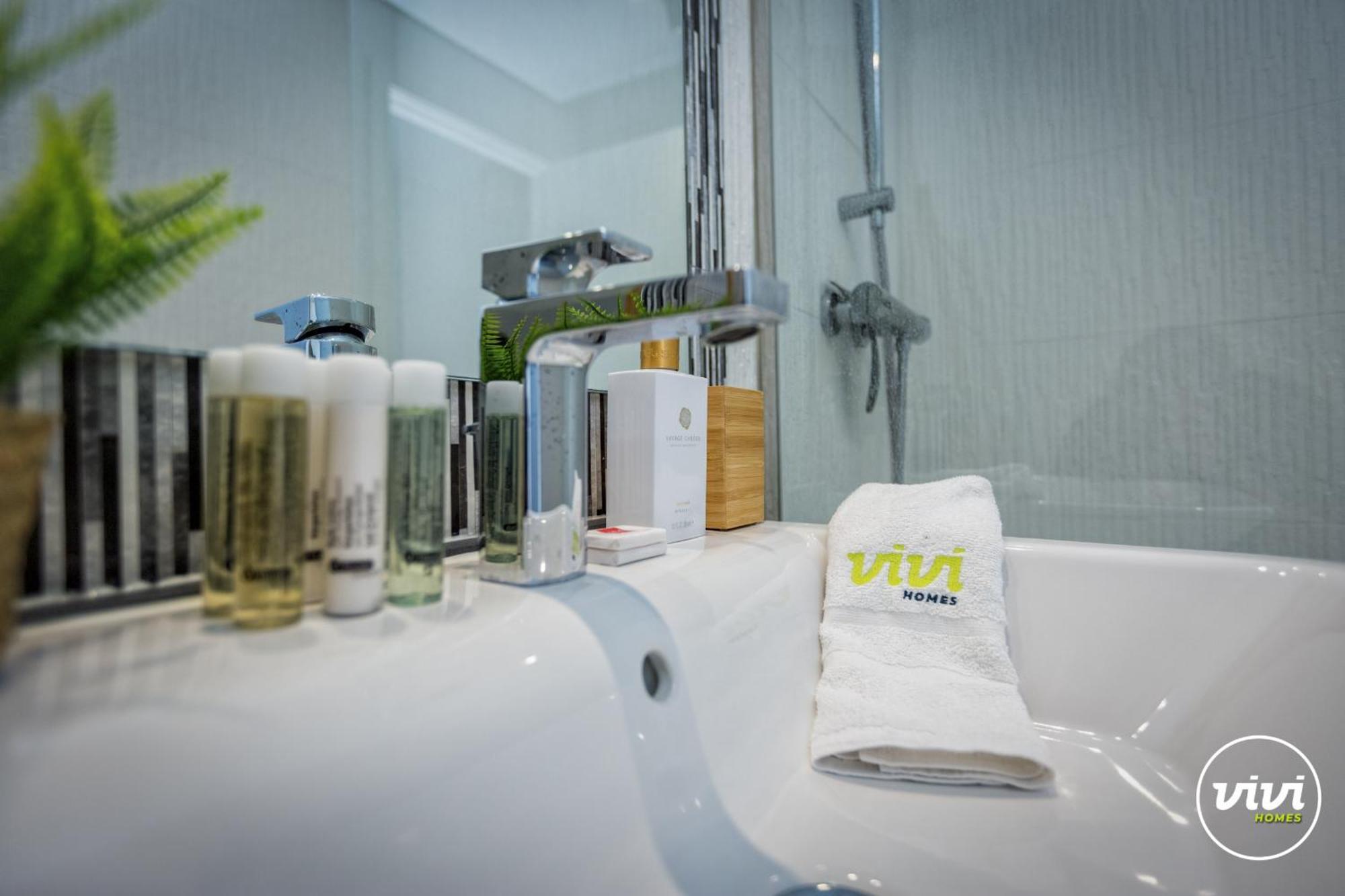 Vivi Homes - Casa Ferli Pool, Garden, Golf & Sea View Apartemen Marbella