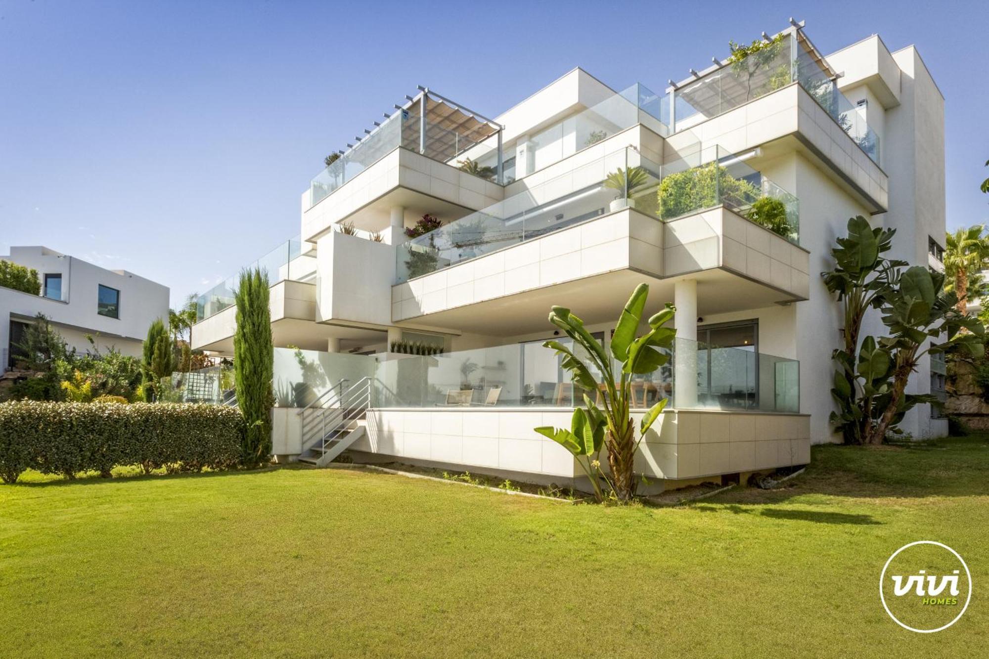 Vivi Homes - Casa Ferli Pool, Garden, Golf & Sea View Apartemen Marbella